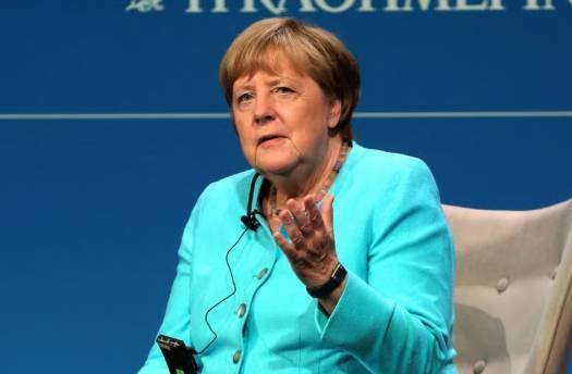 皇冠皇冠信用网会员注册_默克尔吐槽特朗普:镜头前拒绝握手皇冠皇冠信用网会员注册,摄像机关了又握上了