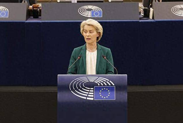 皇冠信用網会员_比美国还大胆？30%关税将至皇冠信用網会员，欧盟对特朗普低头，反向中国下命令