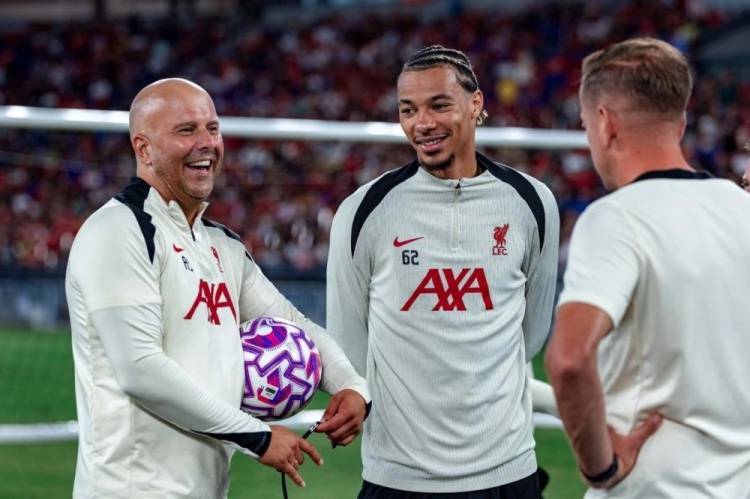 皇冠足球平台申请_埃基蒂克：迫不及待想赢得奖杯；杰拉德大概是利物浦头号传奇吧皇冠足球平台申请？