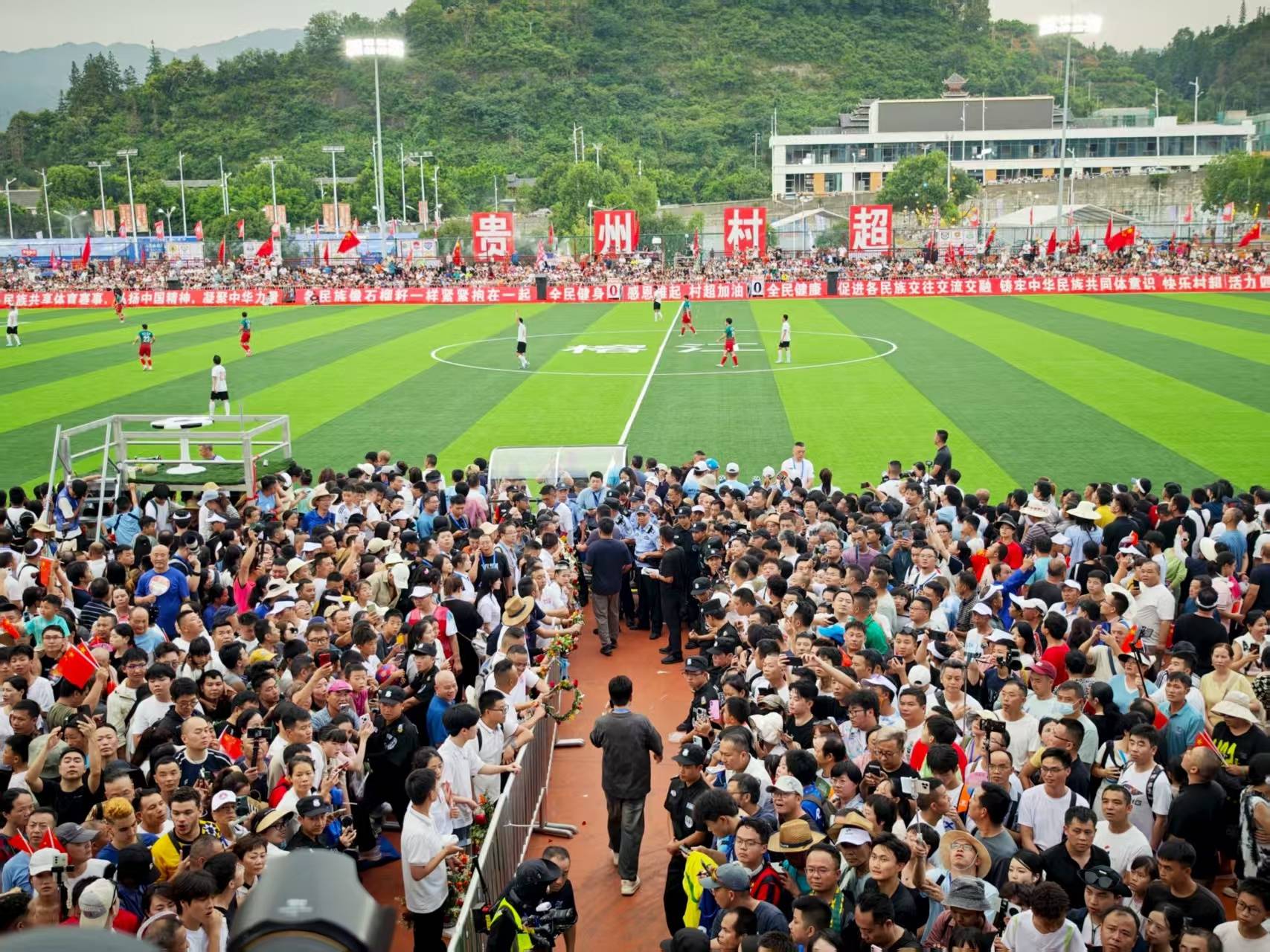 hga030账号注册
_榕江“村超”重启:看台一座难求hga030账号注册
,足坛巨星巴乔空降现场