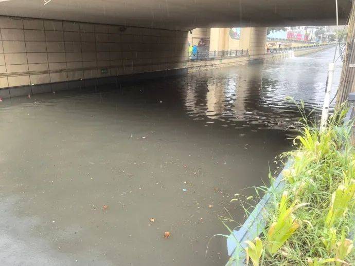 皇冠信用網开户_郑州多个隧道禁止通行！99条公交线路停运皇冠信用網开户，贾鲁河水位暴涨