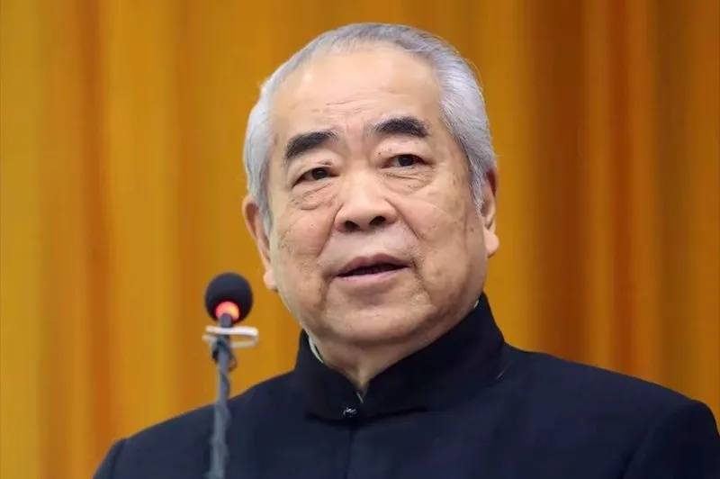 丹麦甲组联赛_范曾继子发布父亲看展照片丹麦甲组联赛,疑回应失联风波,业内称“范曾失联”是家里两拨人内斗