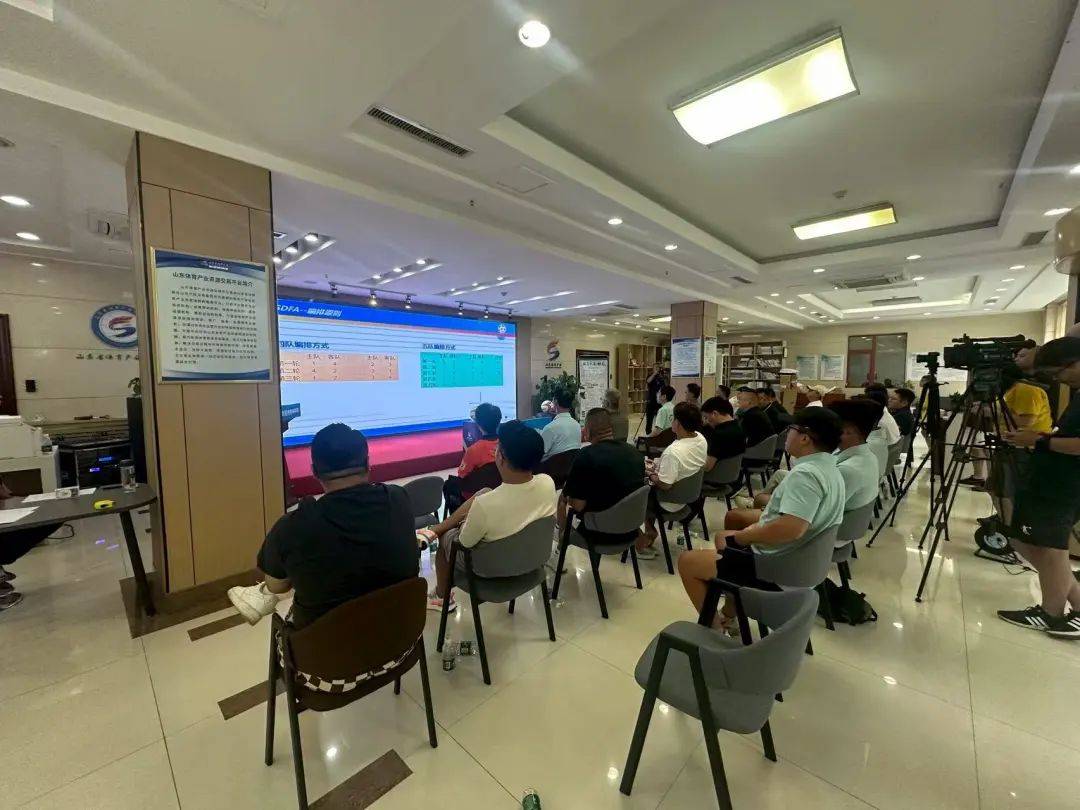 皇冠登一登二登三区别
_2025 山东省齐鲁足球超级联赛九月开赛