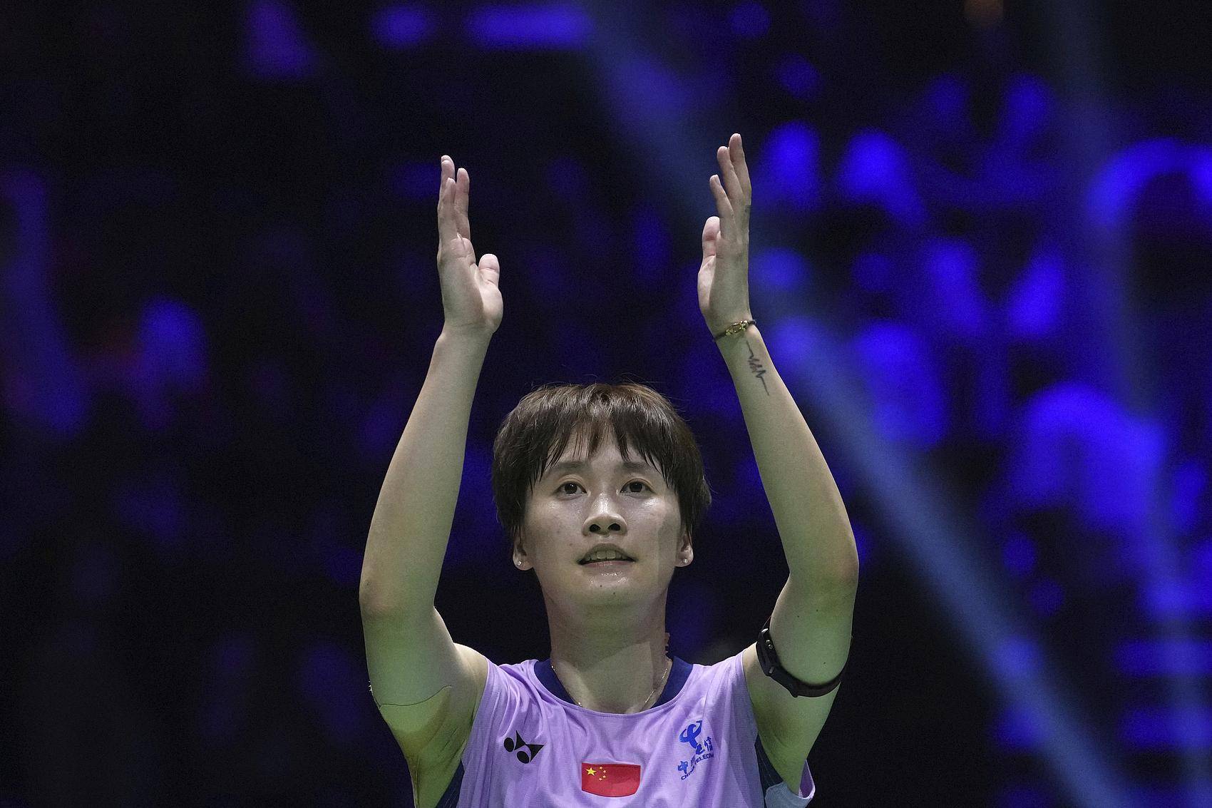 卡托利卡Vs科布雷索_陈雨菲晋级羽毛球世锦赛决赛卡托利卡Vs科布雷索，崴脚后忍痛坚持被扶离场