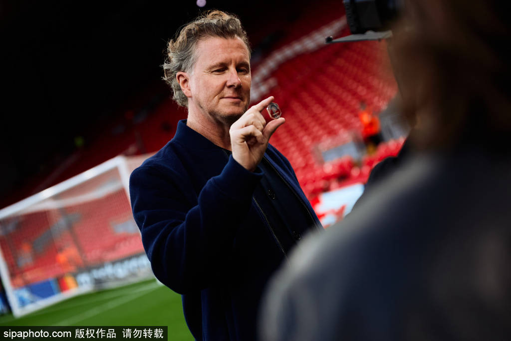 皇冠信用盘登3出租_利物浦三连败：斯洛特与范戴克的不同看法