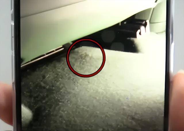 hga030手机登录_男子花30多万买了辆小米YU7 Prohga030手机登录，主驾下方出现不知名零件！