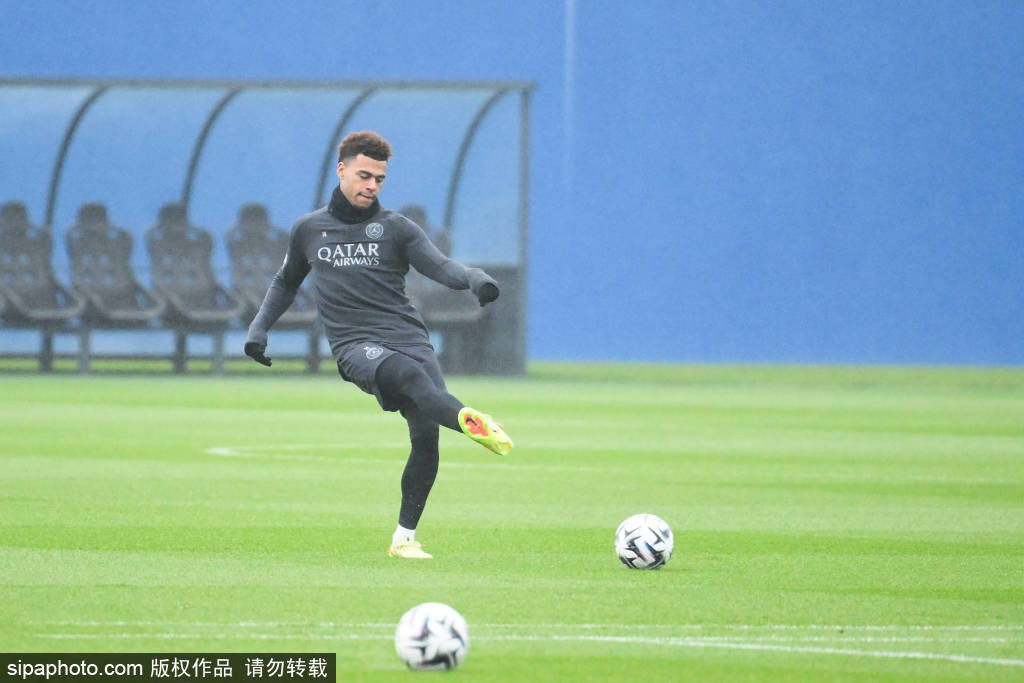 世界杯皇冠代理平台
_再创历史!登贝莱获FIFA年度最佳球员世界杯皇冠代理平台
,成为足坛首位90后获奖者