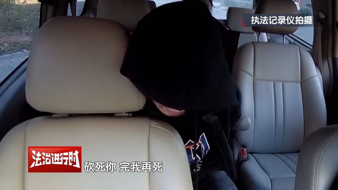 皇冠信用网代理_北京警方刑拘4人：父亲带着儿子和女儿“扫楼式盗窃快递”