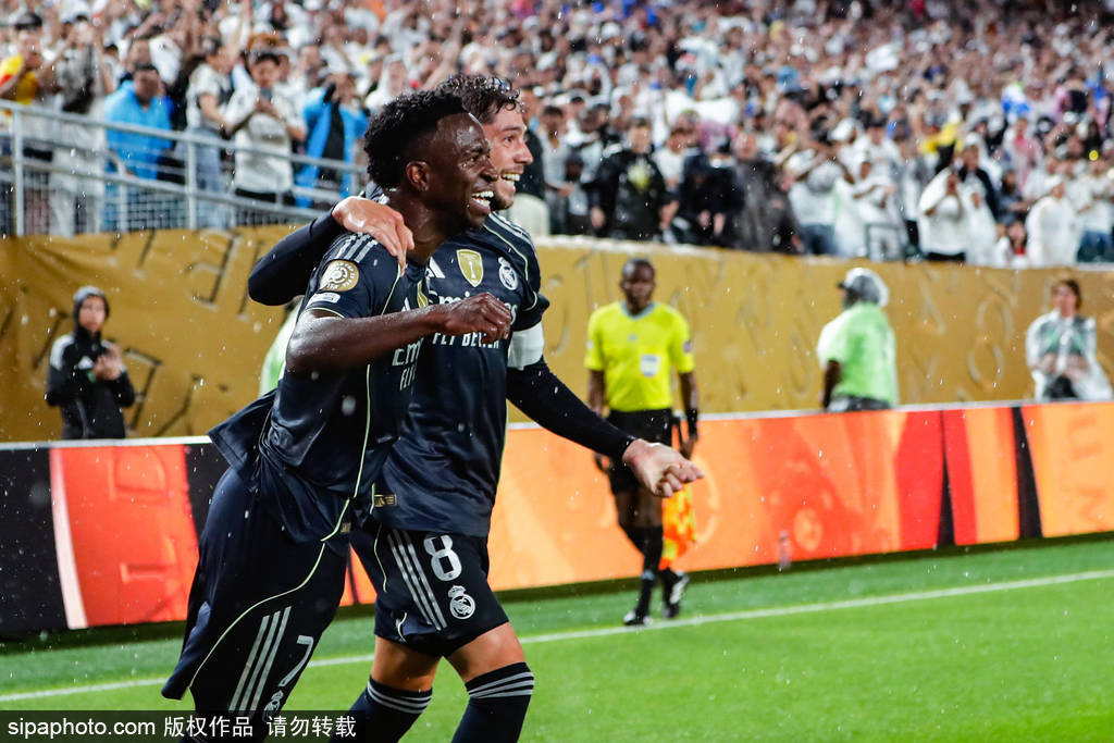 皇冠足球平台代理_维尼修斯脚后跟绝技震撼世界杯皇冠足球平台代理！安切洛蒂：我还是偏爱古蒂那一下