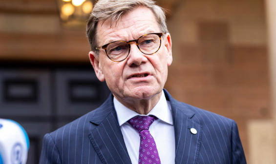 日本足球_德国外长即将访华日本足球，“他在钢铁、稀土等问题上有求于中国”